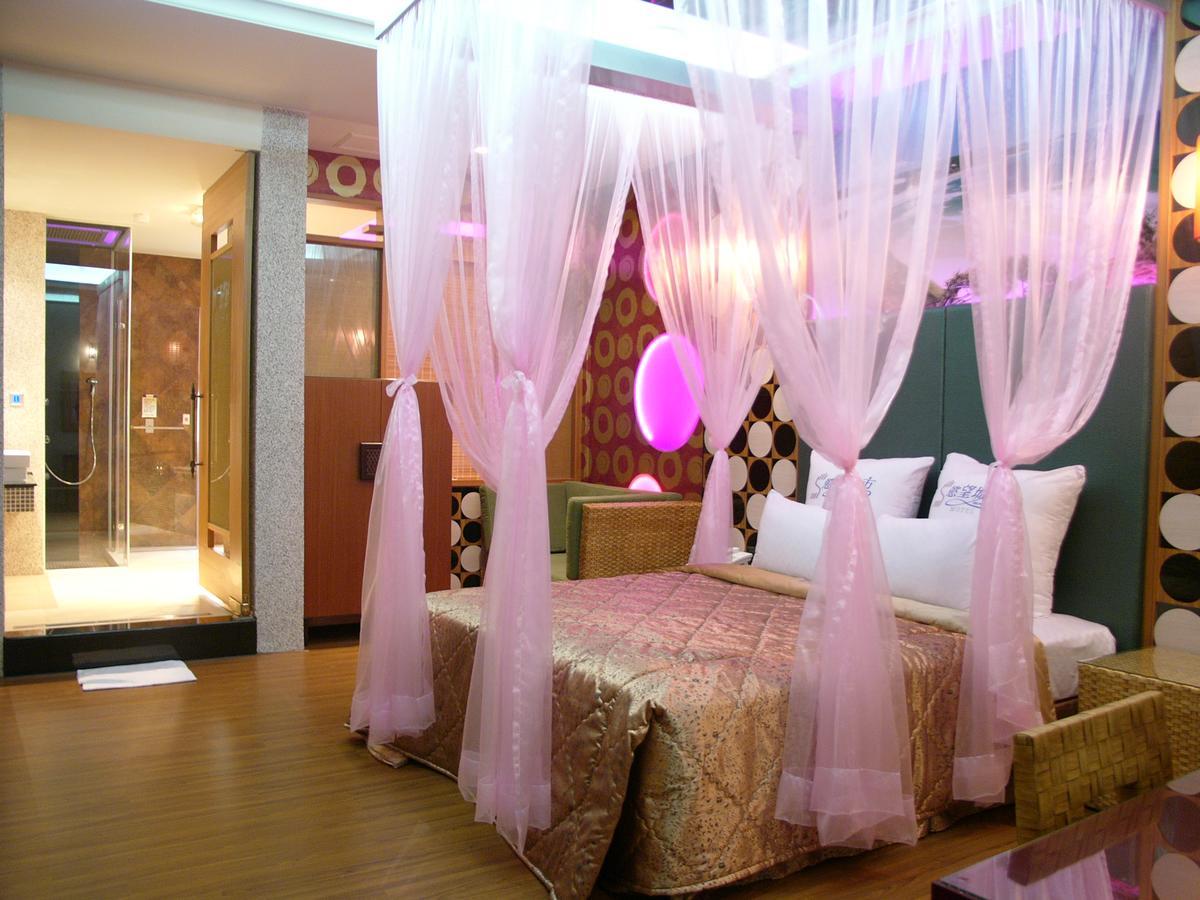 Sexy City Motel Tainan Zewnętrze zdjęcie